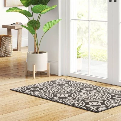 Medallion Washable Tufted And Hooked Rug - Threshold 1 Medallion Washable Tufted And Hooked Rug - Threshold